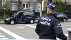 Belgická policie kvůli podezřelým dvěma autům uzavřela okolí americké ambasády v Bruselu