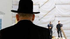 Zákaz obřízky malých chlapců stmelil německé židy a muslimy na společné demonstraci