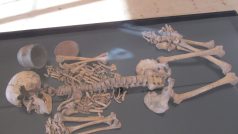 Archeologové v trase obchvatu odkryli i několik pohřebišť