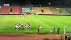 Fotbalisté Sparty si na stadionu Kiryat Elizer vyzkoušeli i trénink ve velkých teplotách a vysoké vlhkosti