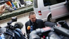 Řecký ministr financí Yannis Stournaras přijíždí na jednání eurozóny v Bruselu