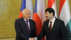 Český prezident Václav Klaus se během státní návštěvy Maďarska setkal se svým budapšťským protějškem Jánosem Áderem