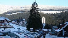 Pec pod Sněžkou, sníh, hory, parkoviště