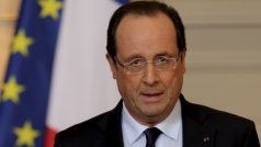 Francouzský prezident François Hollande seznamuje média se situací v Mali.