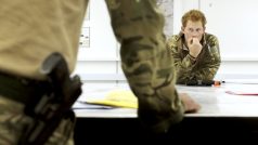 Princ Harry na základně v jižním Afghánistánu