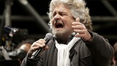 Lídr italského Hnutí Pěti hvězd, komik Beppe Grillo