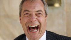 Vůdce strany UKIP Nigel Farage má důvod k úsměvu