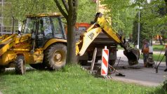 Práce ve Studentské ulici ve Žďáře nad Sázavou stavebníci dokončí o tři měsíce dříve