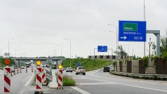 Opatovice nad Labem - doprava po obchvatu je vedena zatím v jednom pruhu pro každý směr