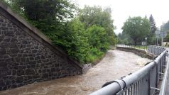V Benešově nad Ploučnicí s obavami sledují říčku Bystrou