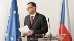 Premiér Petr Nečas na tiskové konferenci oznámil, že nemá důvod rezignovat