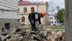 Historickou budovu mladoboleslavského divadla obsadili dělníci