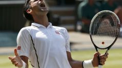 Novak Djokovič se raduje z postupu do finále Wimbledonu