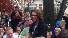 Skupina Kryštof nečekaně zahrála v zámeckém parku v Jičíně