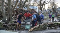 Počet obětí tajfunu Haiyan na Filipínách neustále roste