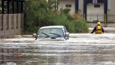 Zaplavené ulice města San Gavino Monreale na Sardinii