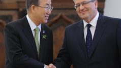 Generální tajemník OSN Pan Ki-mun a polský prezident Bronislaw Komorowski na klimatické konferenci ve Varšavě