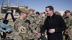 Britský premiér David Cameron navštívil vojáky v Afghánistánu