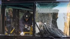 Izraelská policie vyšetřuje výbuch v autobusu u Tel Avivu