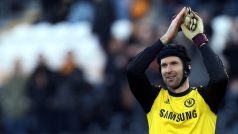 Petr Čech se raduje z vítězství Chelsea.