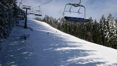 Lyžaři v Krkonoších, skiareál Herlíkovice