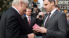 České Budějovice. Prezident Miloš Zeman a jihočeský hejtman Jiří Zimola při zahájení prezidentské návštěvy Jihočeského kraje