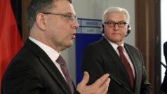 Ministři zahraničí ČR a Německa Lubomír Zaorálek  a  Frank-Walter Steinmeier