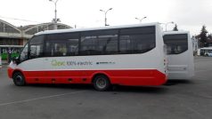 Dopravní podnik v Pardubicích testuje nové ekologické minibusy