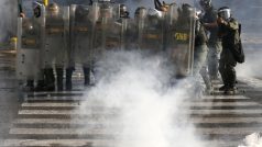 Venezuelská národní garda obsadila náměstí ve čtvrti Altamira v Caracasu