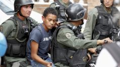 Protesty ve Venezuele neutichají. Policie na demonstracích zatýká i mladistvé. 27. 4. 2014