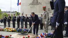 Francouzský prezident Francois Hollande na oslavách konce války v Paříži