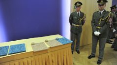 Předávání osvedčení za aktivní odbojovou činnost proti komunismu