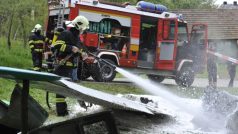 Srážku dvou letadel se dvěma desítkami pasažérů a jejich záchranu v náročném horském terénu simulovalo 15. května cvičení hasičů, policistů a zdravotníků na česko-slovenské hranici