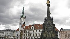 Asi nejznámější panorama centra Olomouce - Trojiční sloup s radnicí
