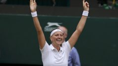 Petra Kvitová se účastnila wimbledonského plesu vítězů. Na snímku se raduje z druhého vítězství turnaje