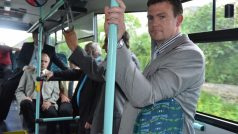 Čtyři nové autobusy budou od července zajišťovat dopravní obslužnost v Pardubickém kraji