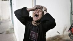 Matka oplakává palestinské dítě, zabité údajně při střelbě izraelského námořnictva