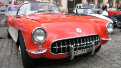 Malá ochutnávka před setkání majitelů historických starých automobilů a motocyklů
