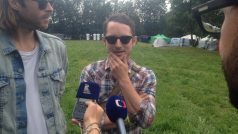 Večer akci pozdraví americký herec Elijah Wood