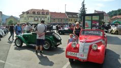 Zbraslavské náměstí, v popředí Jawa Minor I (1939)