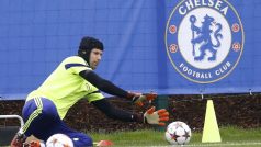 Nejvíce si Petr Čech v aktuální sezoně zachytal zatím jen v tréninkovém areálu Chelsea v Cobhamu