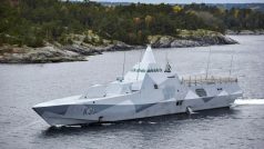 Švédská korveta HMS Visby hlídkuje u Stockholmského souostroví