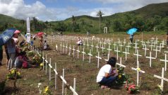 Filipínci si připomínají Památku zesnulých i první rok od řádění tajfunu Haiyan