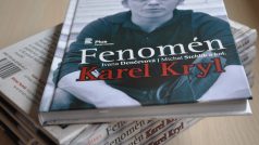 Kniha Fenomén Karel Kryl