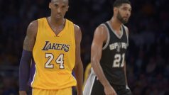 Kobe Bryant (vlevo) vede střelecké statistiky NBA, promění ale pouze 38 procent pokusů