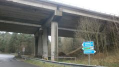 Hvězdonický most na 29. km D1 je ve špatném stavu