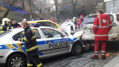 Auto doprovázející kolonu francouzského premiéra havarovalo