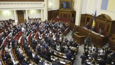 Ukrajinský parlament výraznou většinou schválil návrh státního rozpočtu pro rok 2015. Jednání o něm mu zabralo celou noc