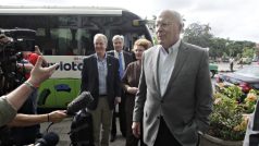 Členové amerického Kongresu dorazili do Havany. Vpředu senátor Patrick Leahy