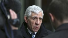 Britský exministr zahraničí Straw nabízel za úplatu politické lobbování pro soukromou firmu